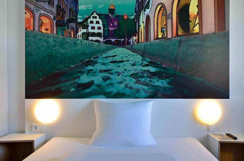 B&B Hotel Freiburg-Nord 객실 사진